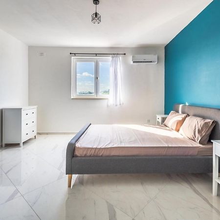 Sunset Bliss Luxury Apartment St. Paul's Bay Exterior photo