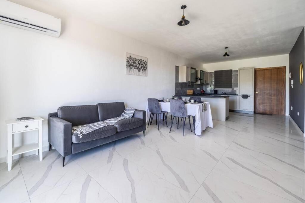 Sunset Bliss Luxury Apartment St. Paul's Bay Exterior photo